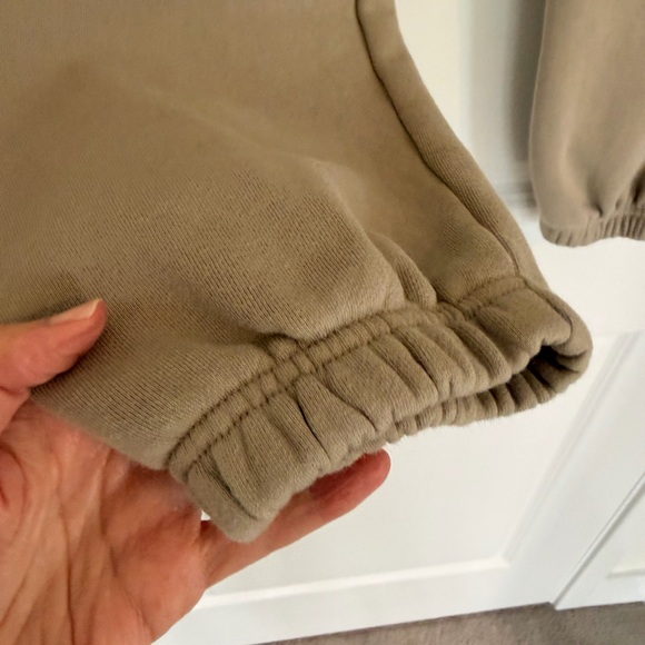 OFFICIAL Taylor Swift The Tortured Poets Department Beige Sweatpants (Size S) - Picture 5 of 9